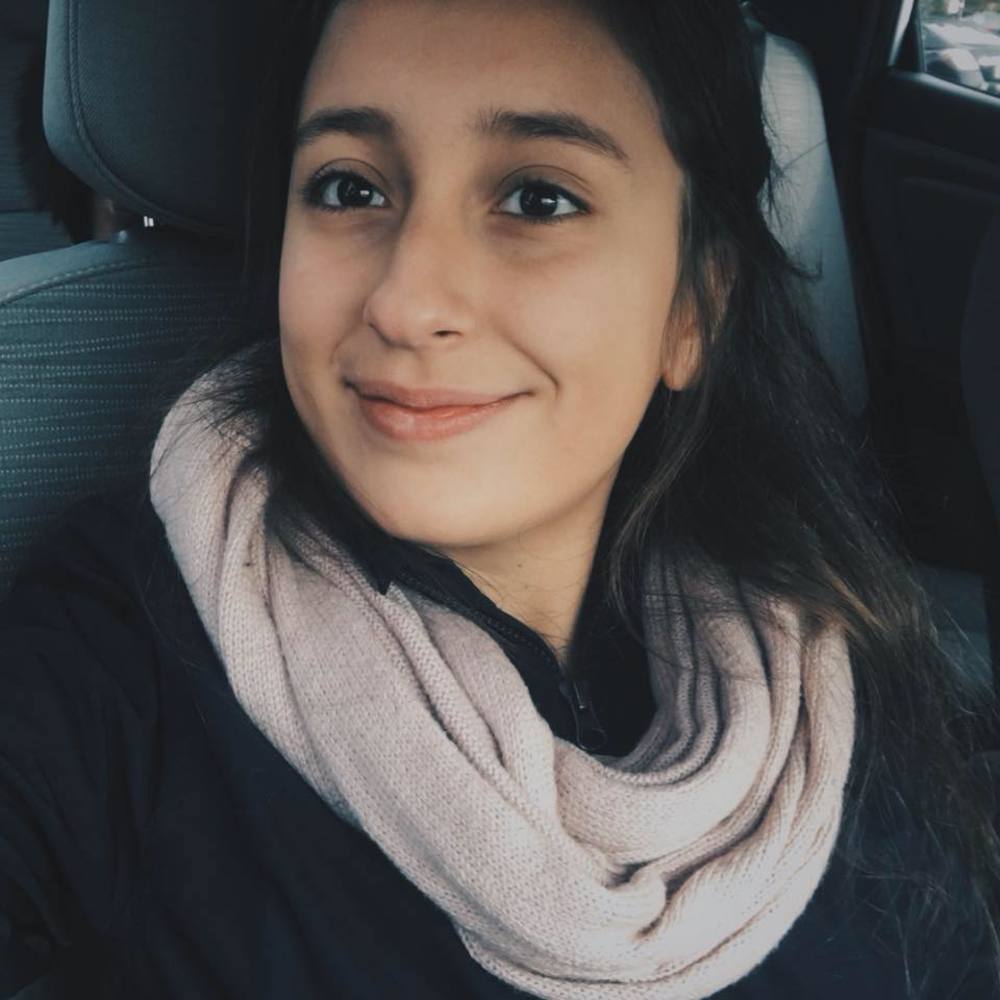 Meet your Posher, Ana